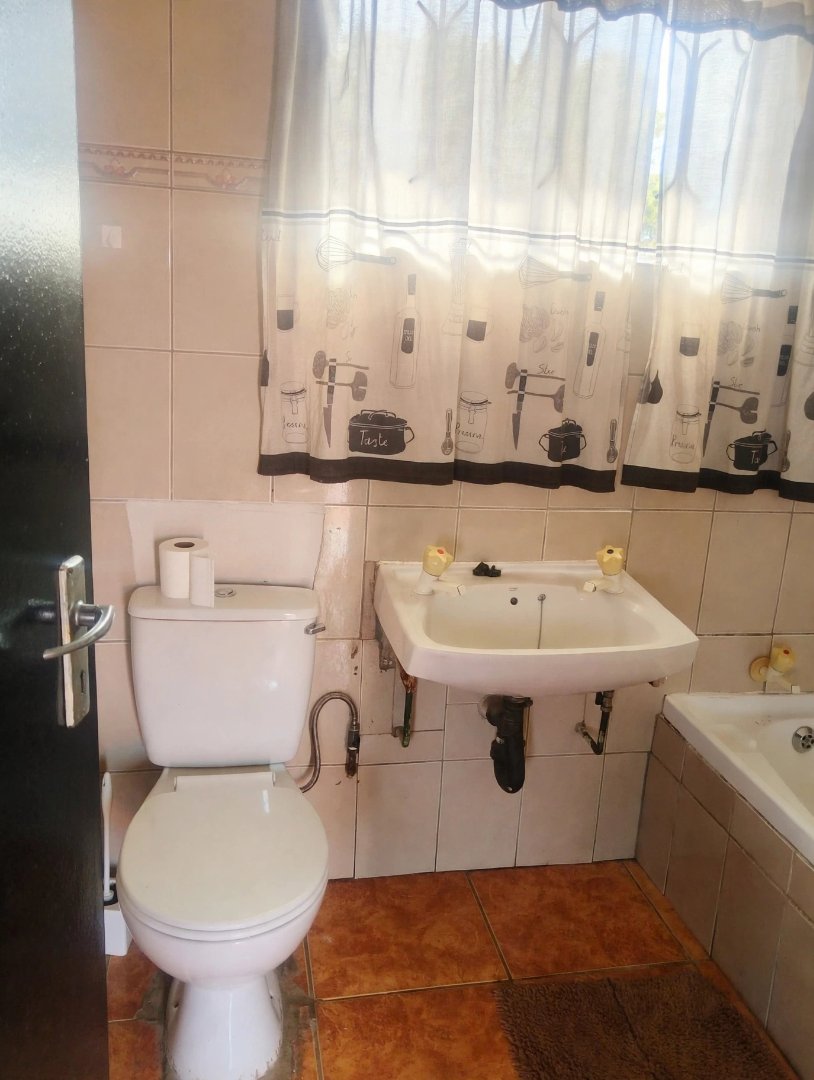 To Let 2 Bedroom Property for Rent in Mabopane North West